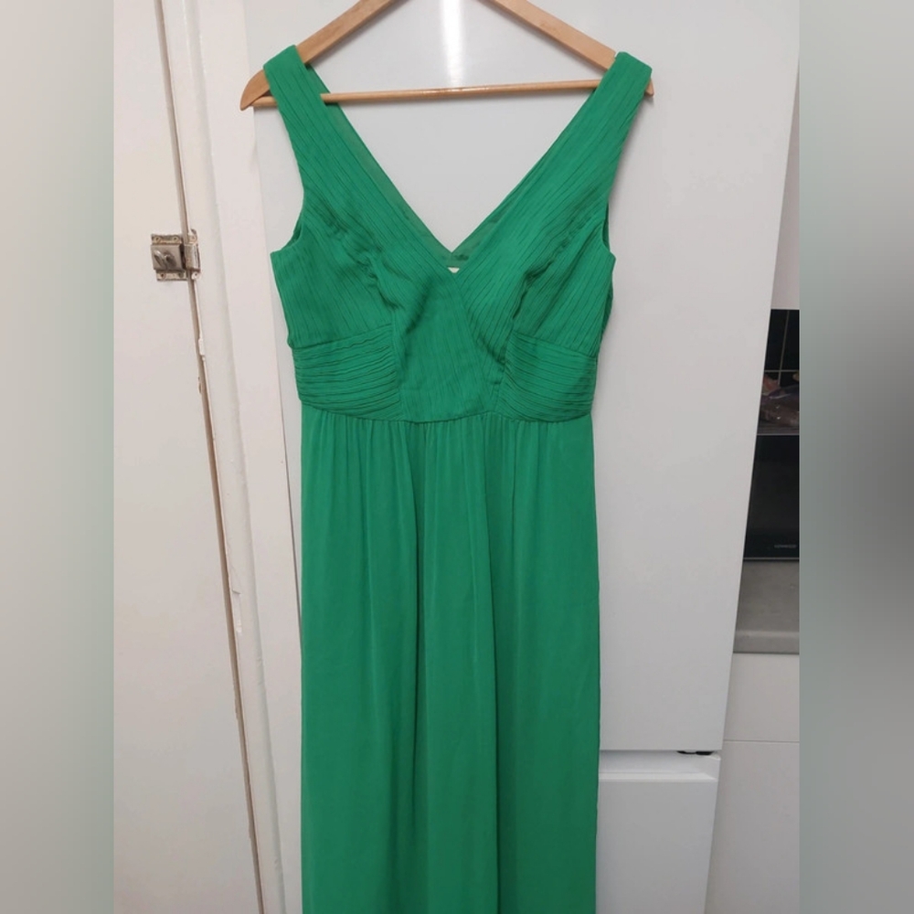 Elegant Green Sleeveless Dress - Picture 3 of 8